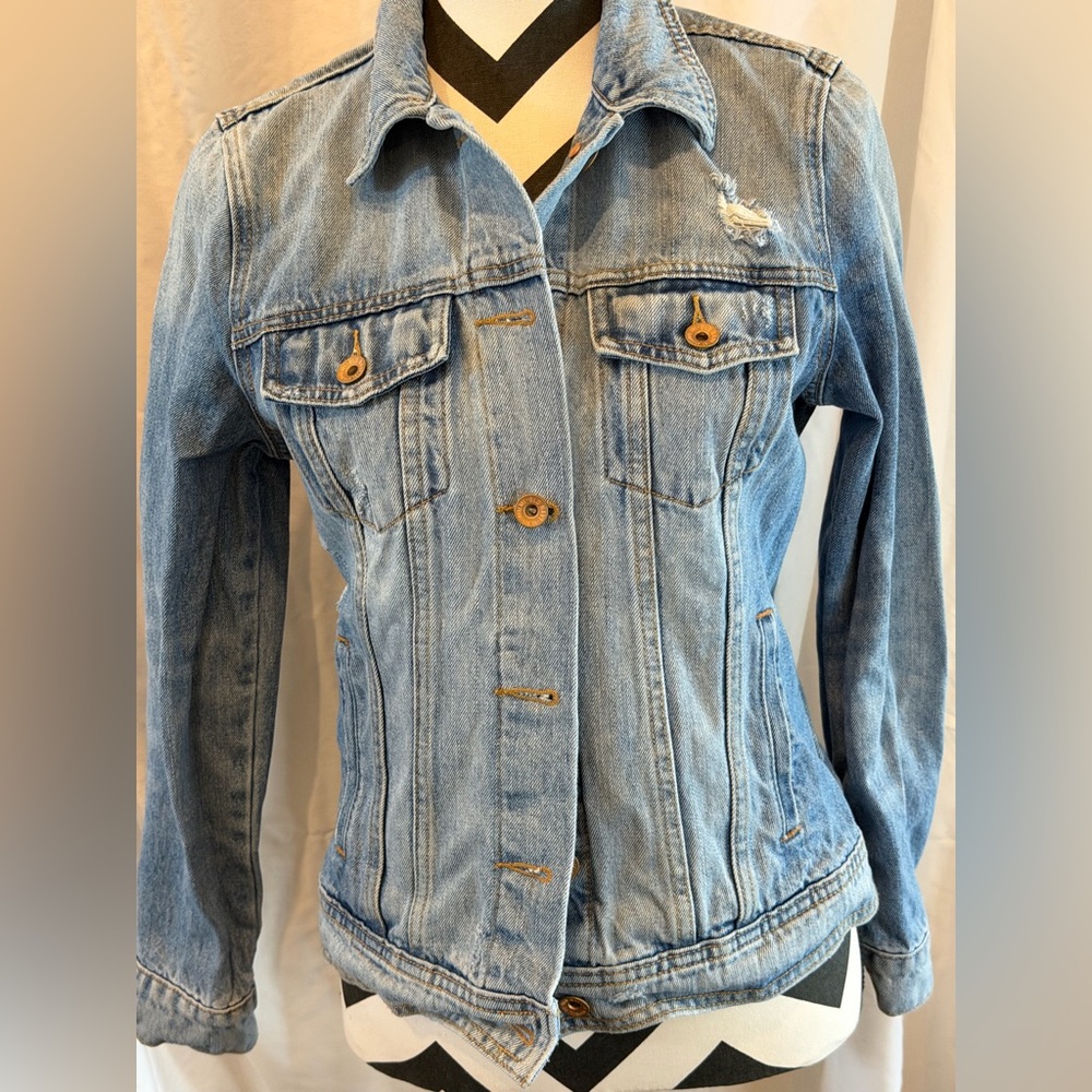 Old Navy Light Blue Distressed Jean Jacket Sz S